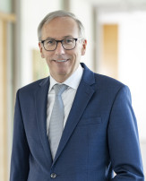 Mag. Dietbert Timmerer, Vorstand Kreuzschwestern Europa Mitte GmbH