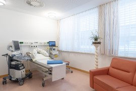 Geburtshilfe Grieskirchen:  Im Aufnahmezimmer hat man Zeit um in den Entbindungsräumichkeiten anzukommen