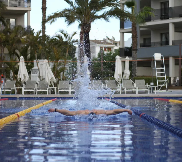 Lukas_Meindlhumer_Schwimmen.jpg, © (privat)