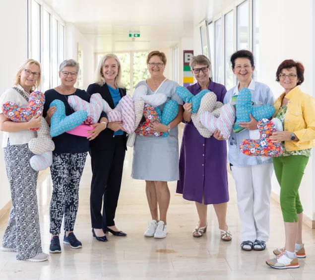 Übergabe der Herzkissen, Gruppenfoto