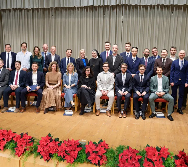 Gruppenbild der neuen Oberärztinnen und Oberärzte