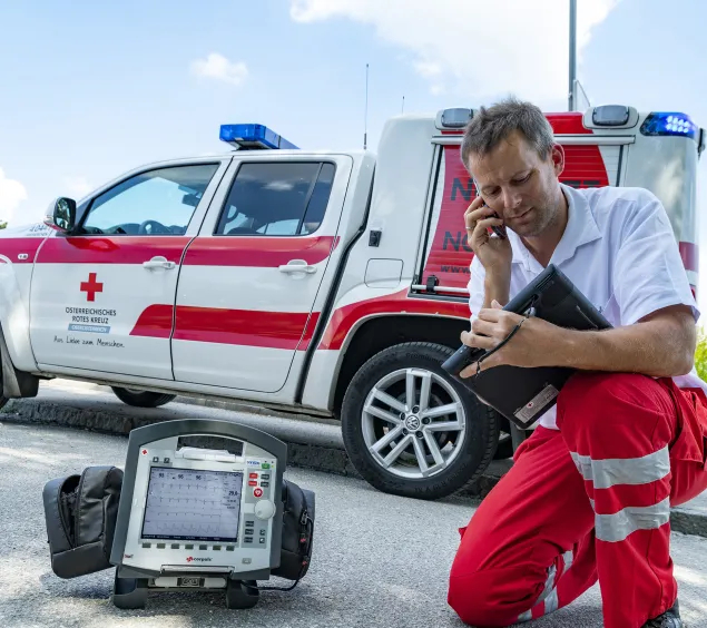 EKG Notfalleinsatzfahrzeug