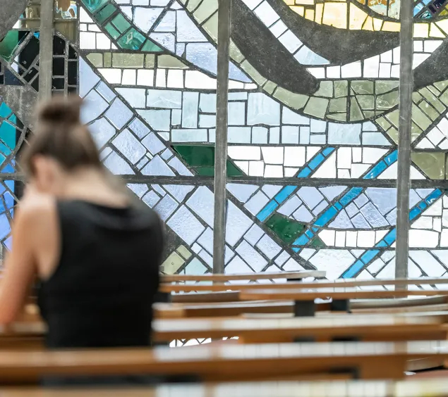 Im Gebet in der Kapelle