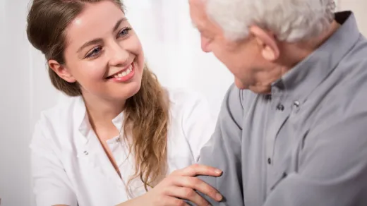 Frau mit älteren Mann shutterstock