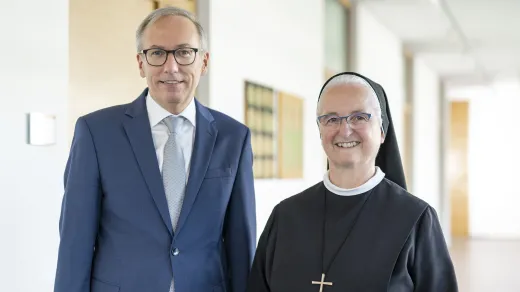 Sr. Petra Car und Mag. Dietbert Timmerer.jpg