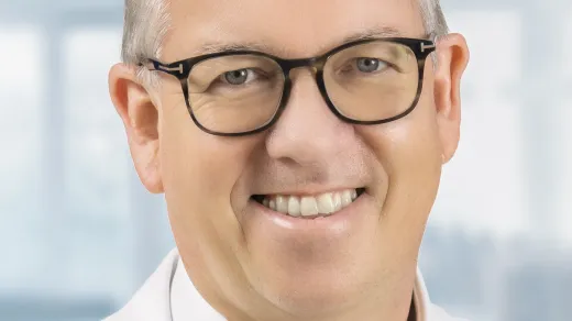 Prim. Dr. Werner Saxinger, MSc, Leiter der Abteilung für Haut- und Geschlechtskrankheiten, Dermatologie und Angiologie, Klinikum Wels-Grieskirchen