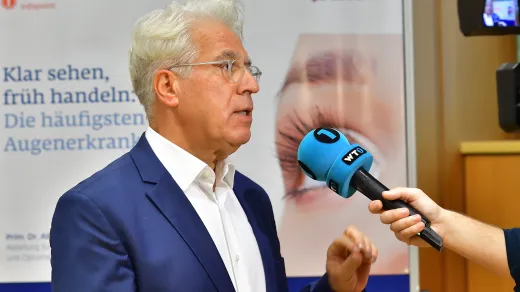 Primar Dr. Ali Abri beim Gespräch mit WT1