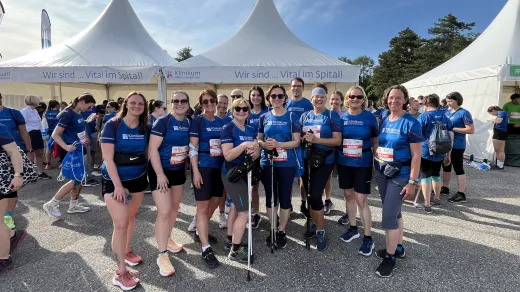 Gruppe von Mitarbeitern beim Businessrun