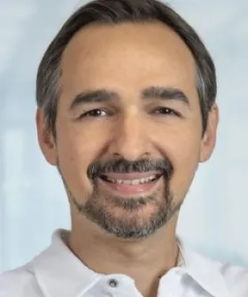 Oberarzt Dr. Rainer Asböck MBA