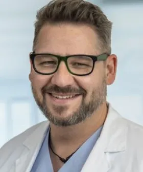 Oberarzt Dr. Gregor Adler