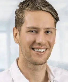 Assistenzarzt Dr. Matthias Wiesinger