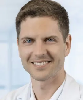 Assistenzarzt Dr. Simon Kaiser
