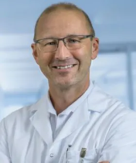 Primarius Univ.-Prof. Dr. Harald Hofer