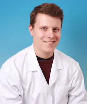 Assistenzarzt Dr. Simon Siller