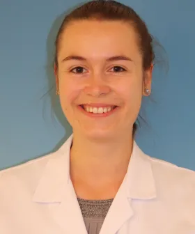 Assistenzärztin Dr. Maria Steiner