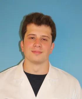 Assistenzarzt Dr. Sebastian Mustafa