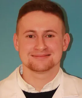 Assistenzarzt MUDr. Erik Slivka