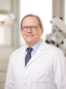 Prim. Dr. Thomas Keintzel, Leiter der Abteilung für Hals‐, Nasen‐ und Ohrenkrankheiten